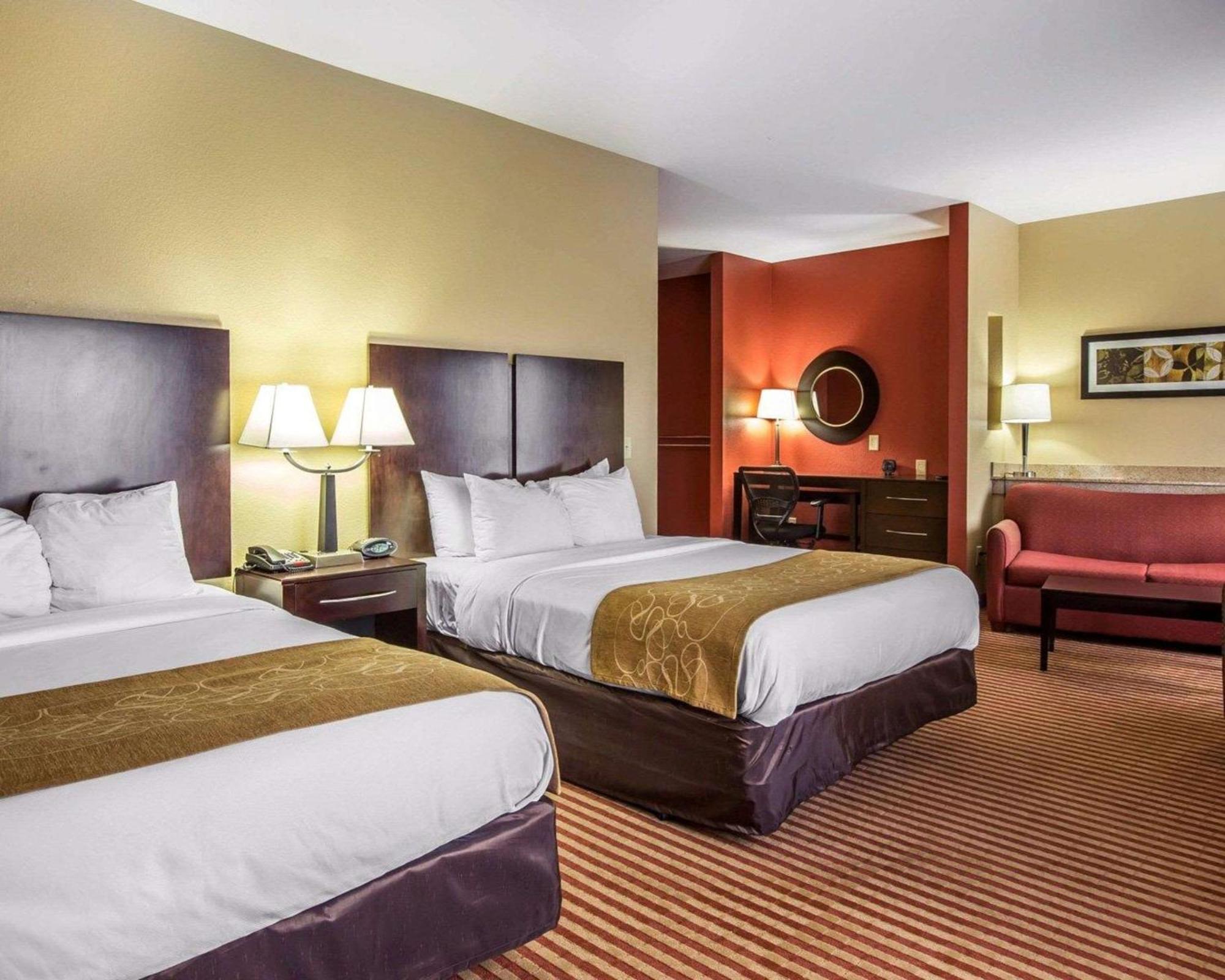 Queen Suite with 2 Queen Beds and Sofa Bed - Non Smoking