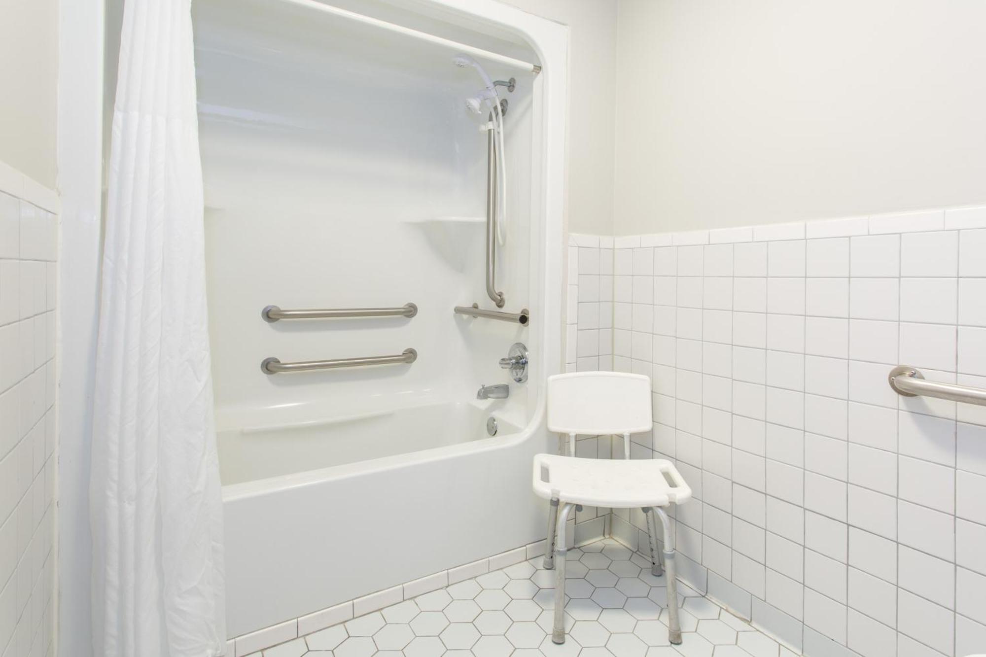 King Room - Disability Access/Non-Smoking
