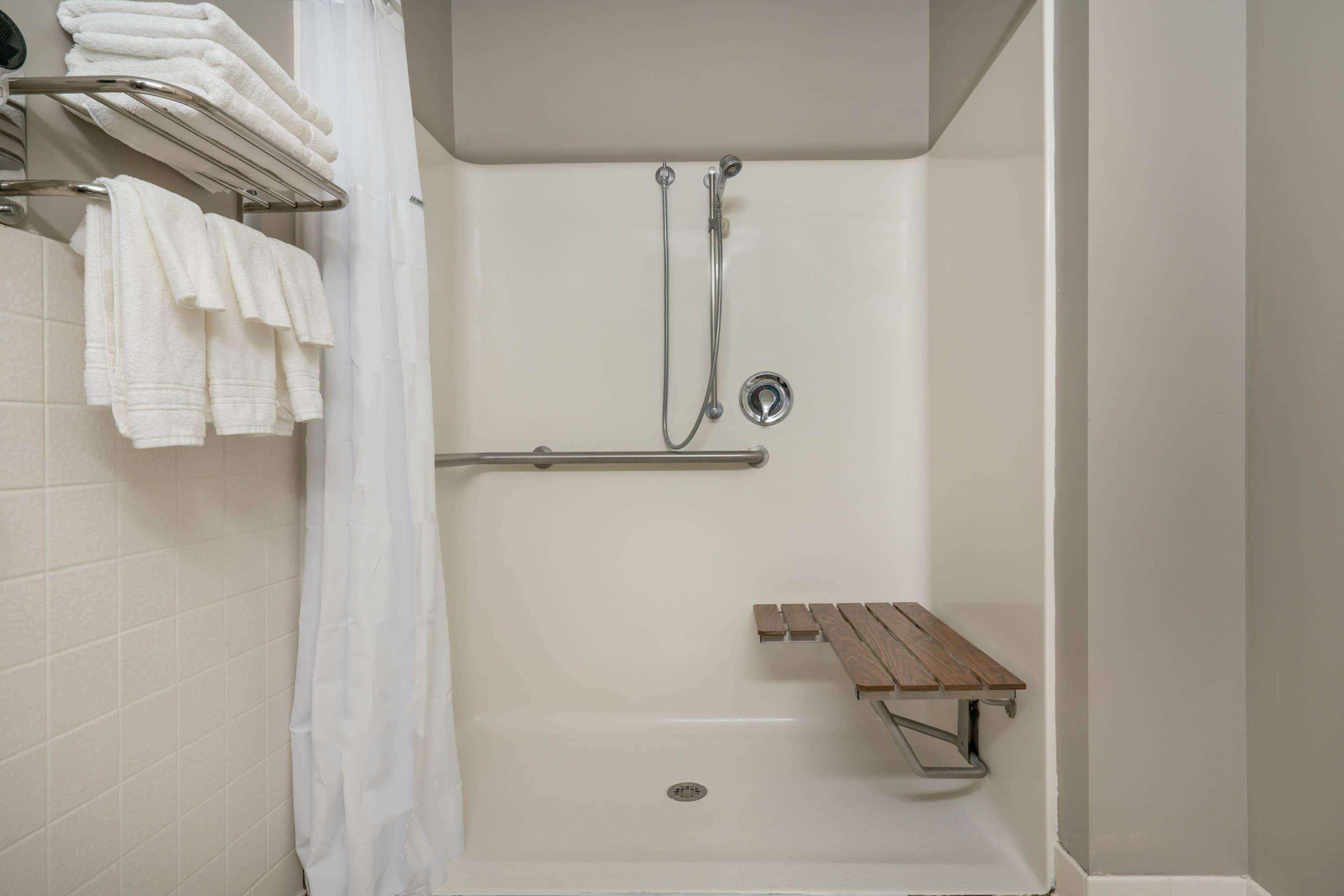 Queen Room - Mobility Access/Non-Smoking