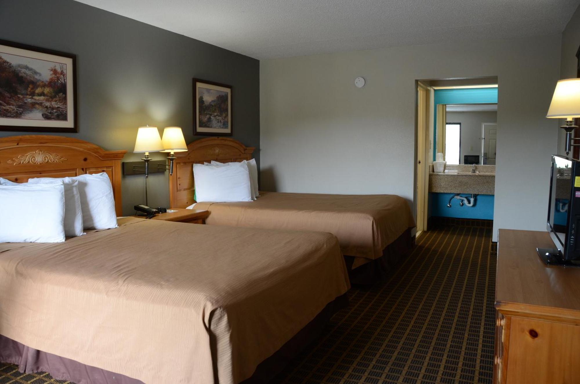 Queen Room with Two Queen Beds - Non-Smoking
