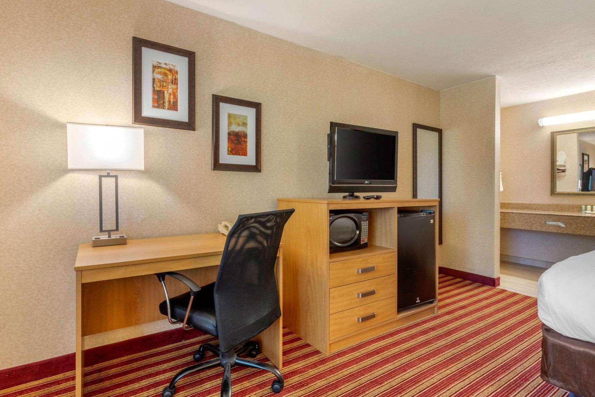 King Room - Accessible/Non-Smoking