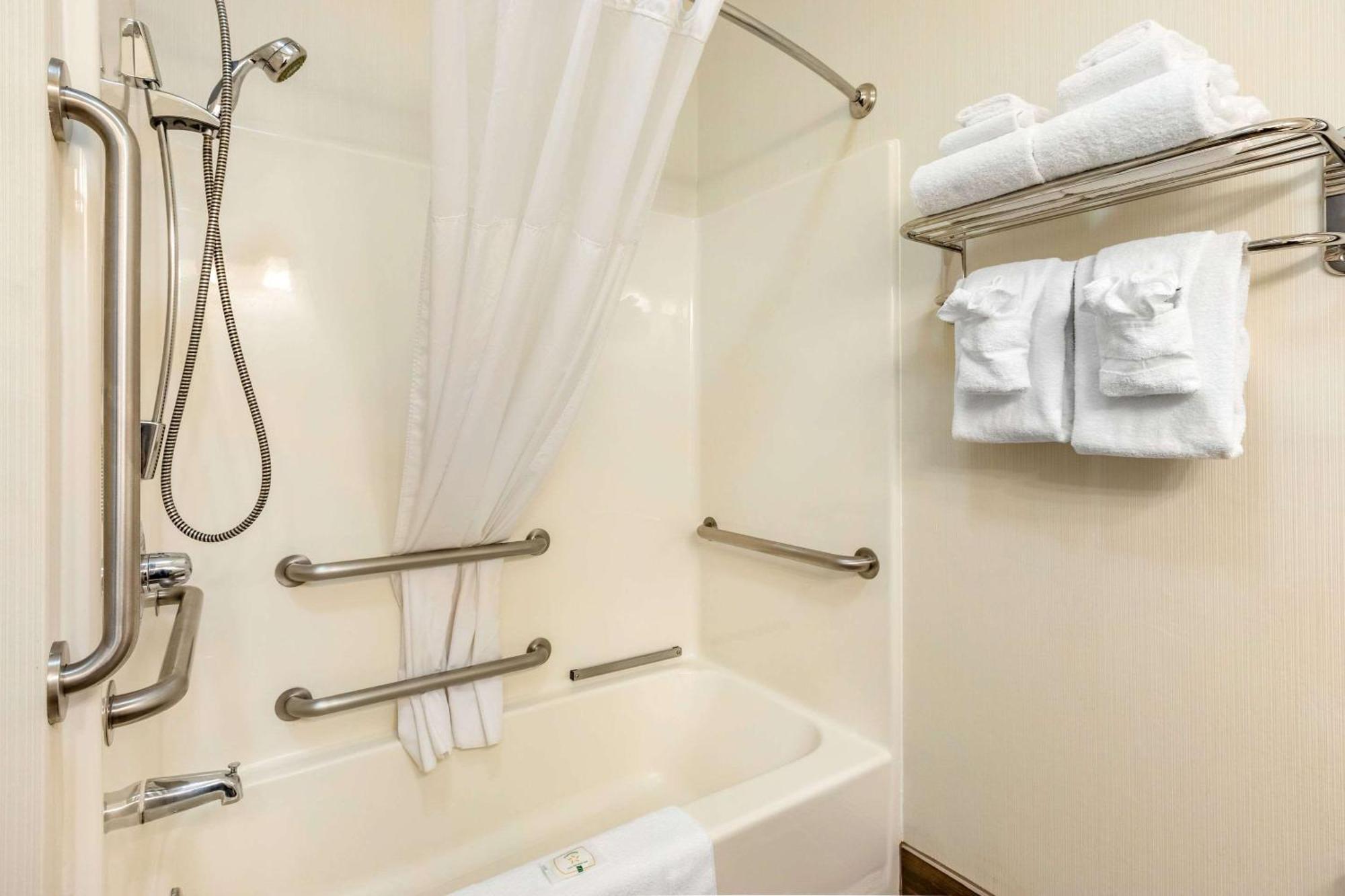 Suite with Two Double Beds - Accessible/Non-Smoking