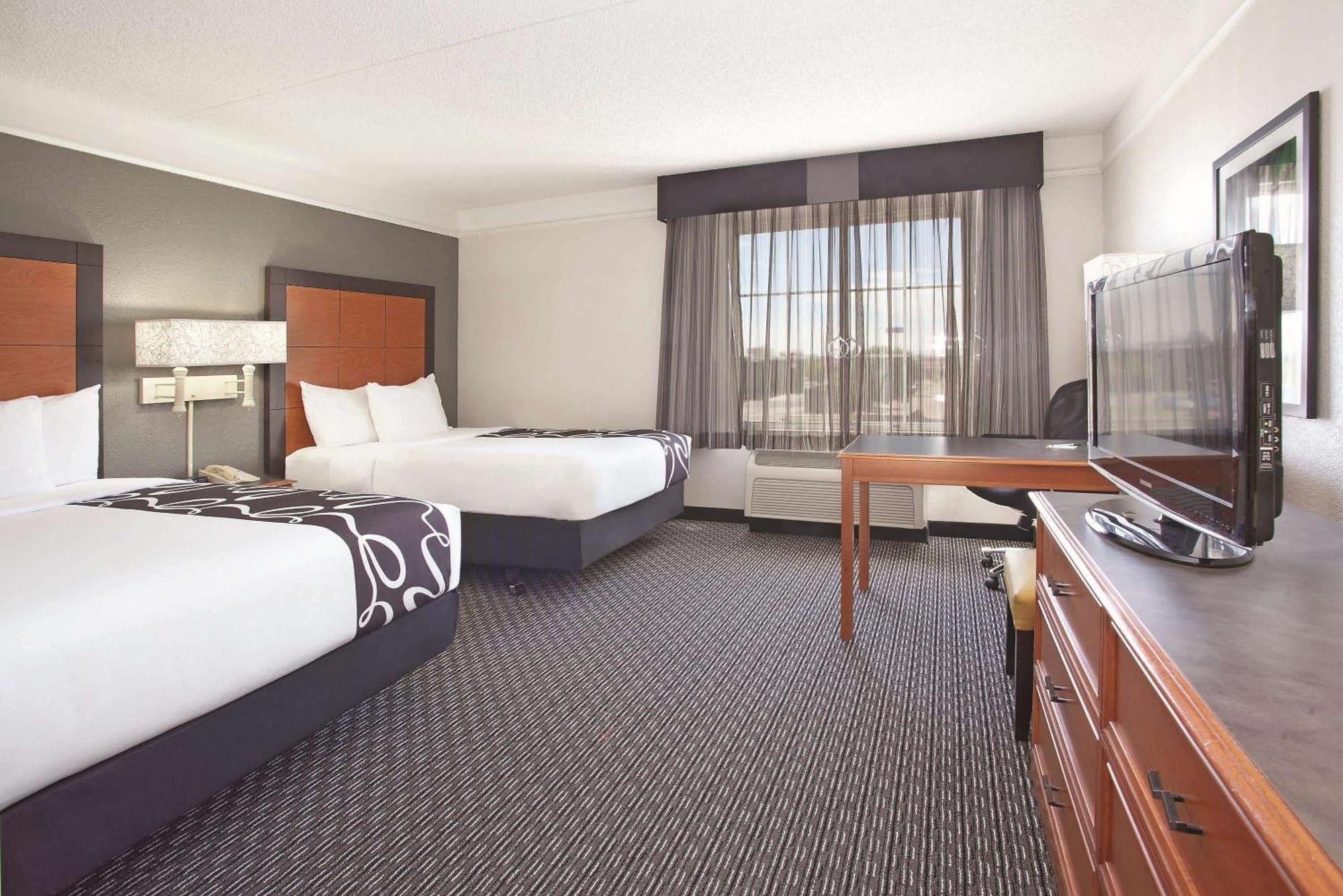 Deluxe Double Room with Two Double Beds - Non-Smoking