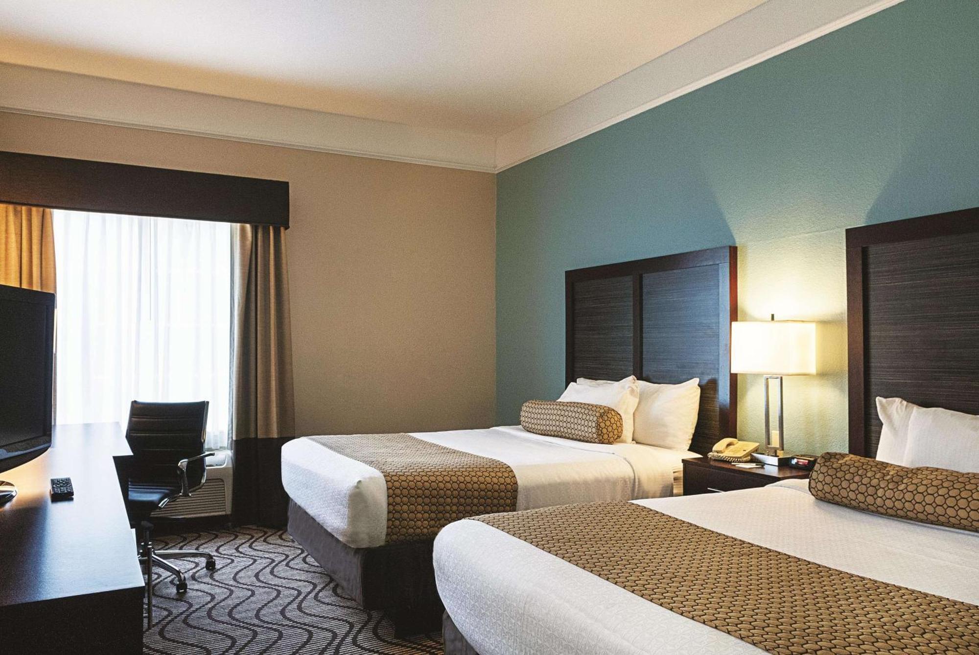 Deluxe Queen Room with Two Queen Beds
