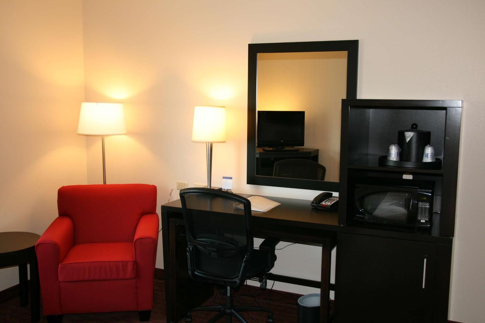 King Room with King Bed - Non-Smoking