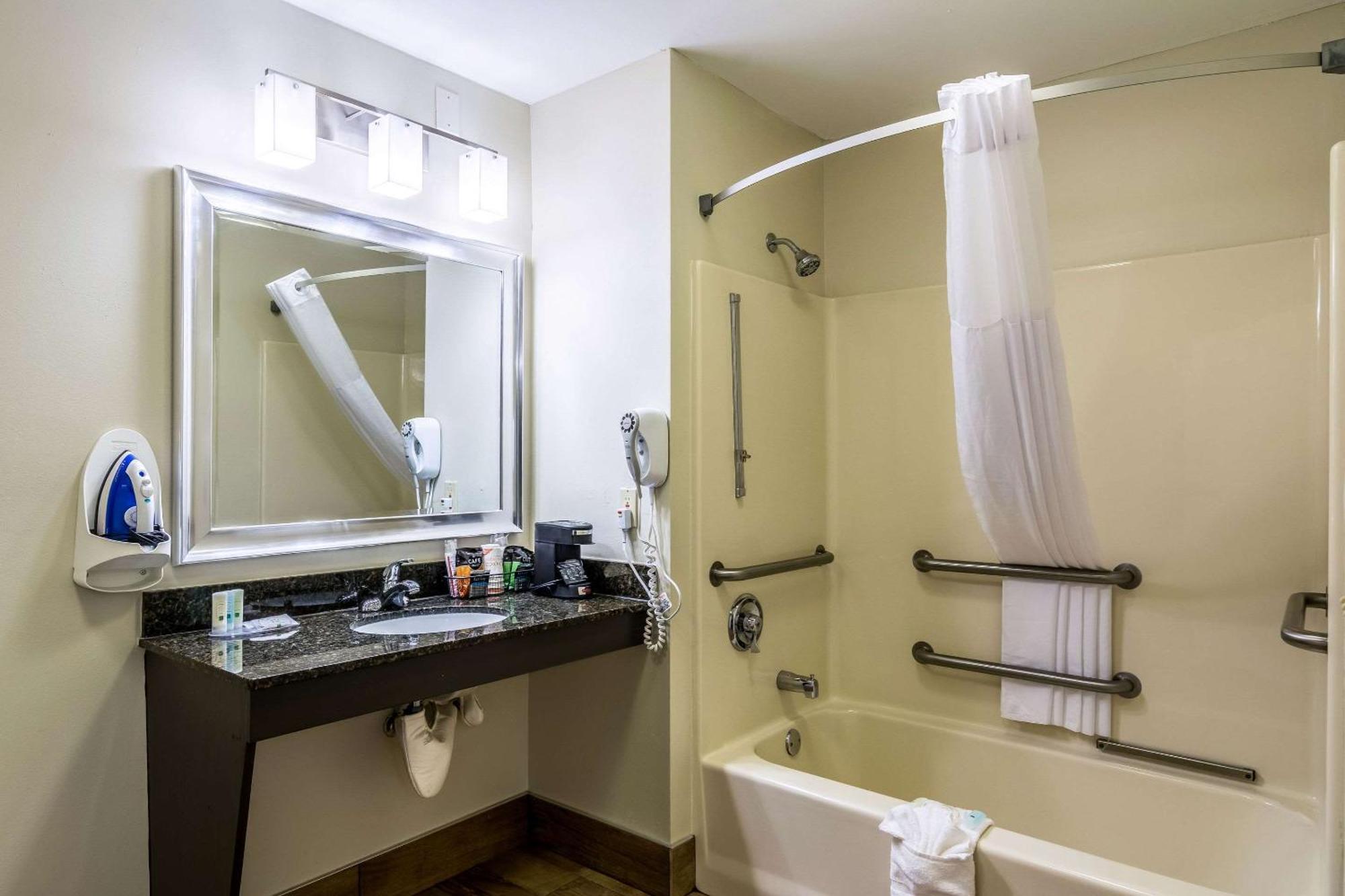 Double Room with Two Double Beds - Non-Smoking