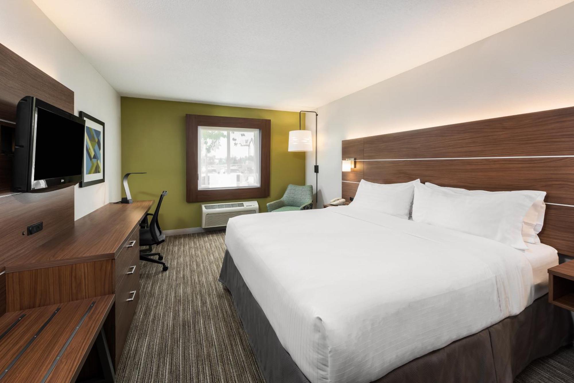 Standard King Room