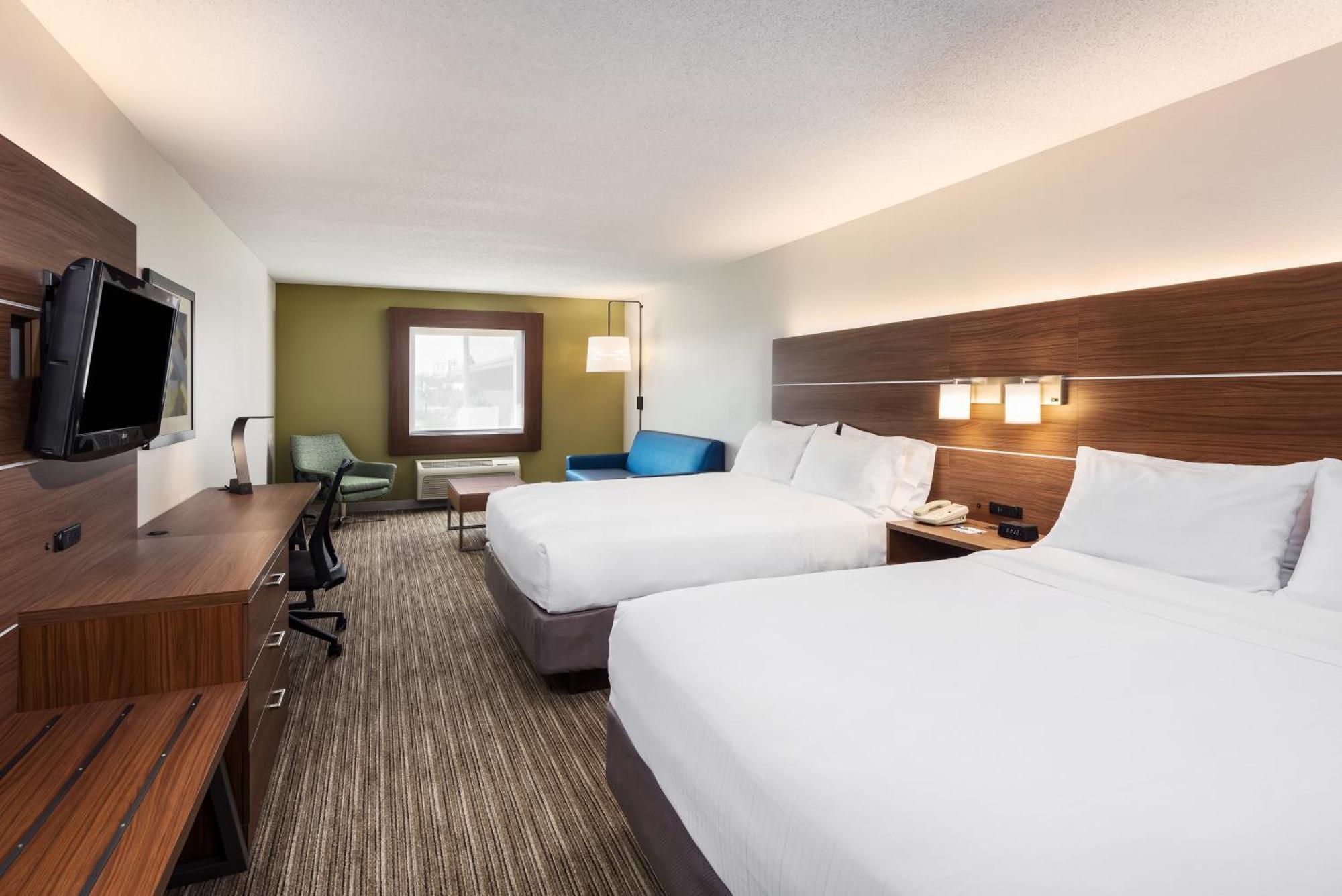 Standard Room with Two Queen Beds