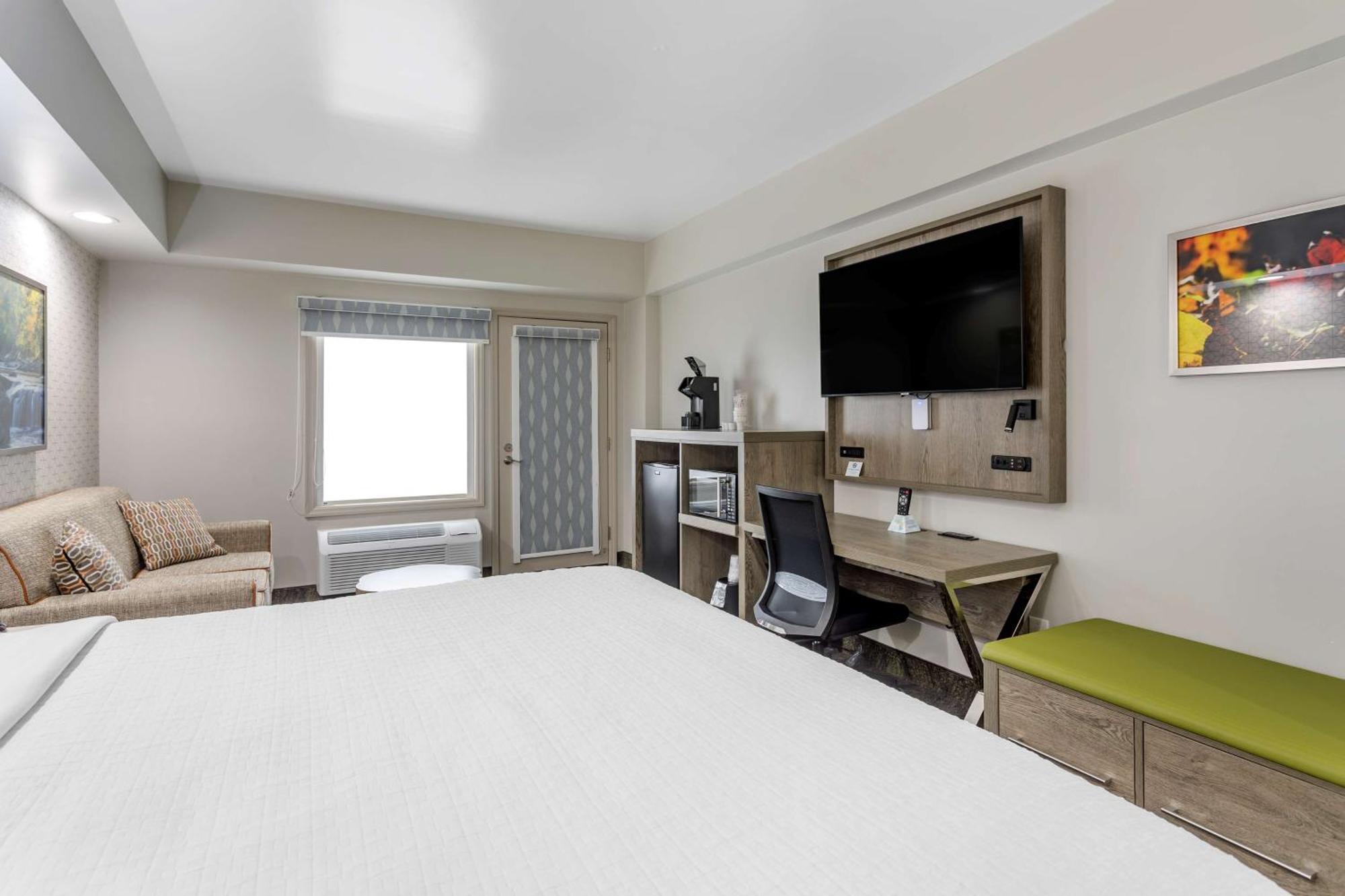King Suite Sofa Bed Balcony,1281666271:JPEG