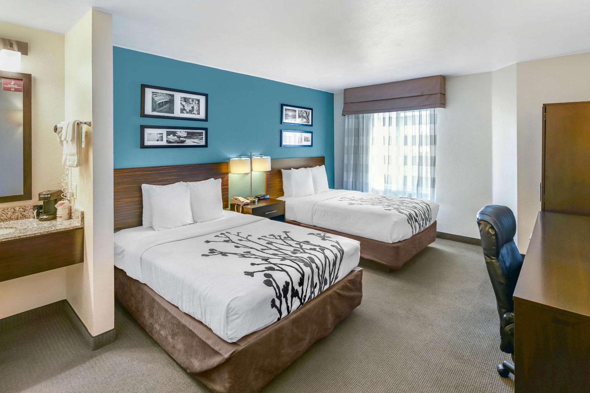 Double Room with Two Double Beds - Non-Smoking