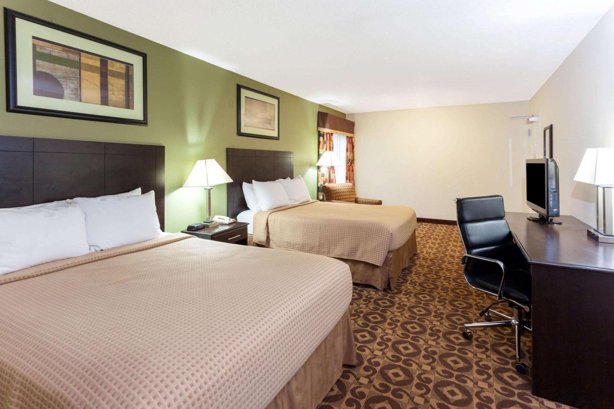 Double Room with Two Double Beds - Mobility Access/Non-Smoking