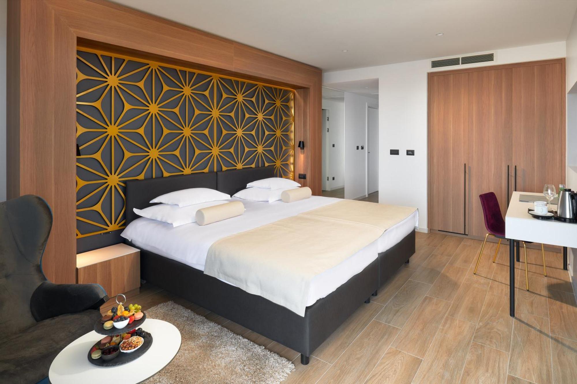 Superior Double or Twin Room,1282520974:JPEG