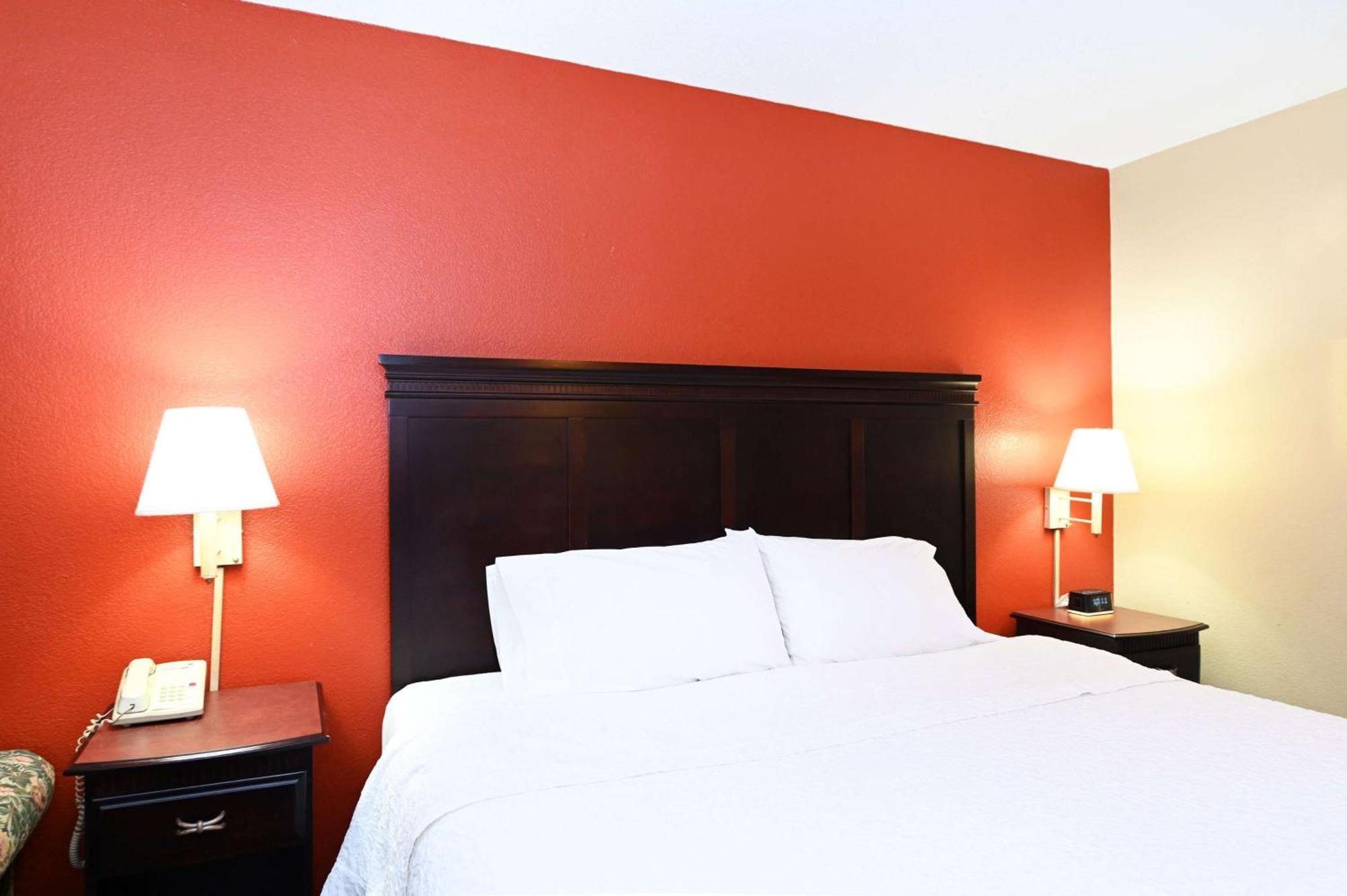 King Room with Sofa Bed and Study - Non-Smoking