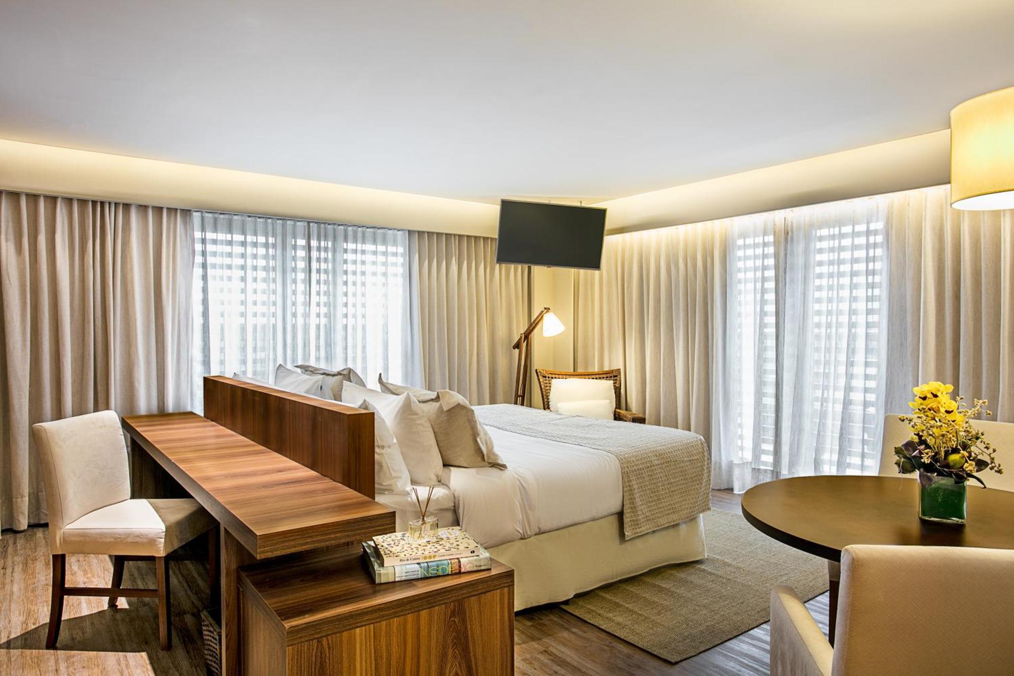 Quarto King Deluxe com Banheira de Hidromassagem e Varanda