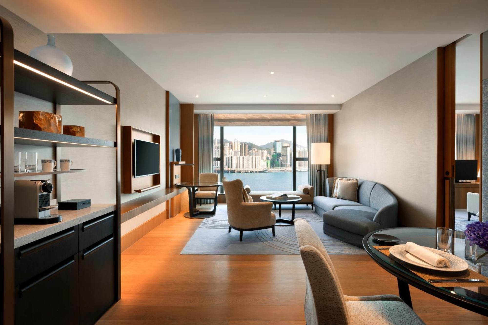 Executive Suite mit Kingsize-Bett und Meerblick