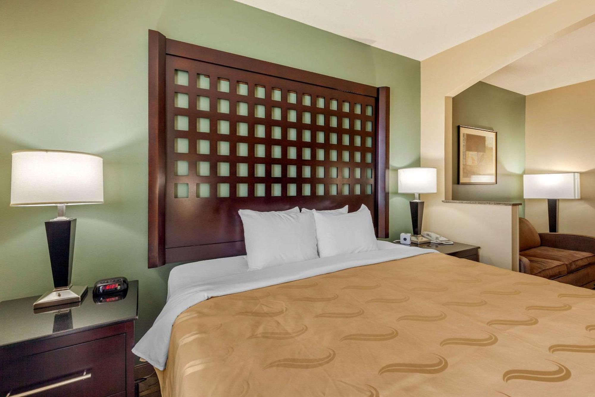 King Suite with Sofa Bed - Non-Smoking