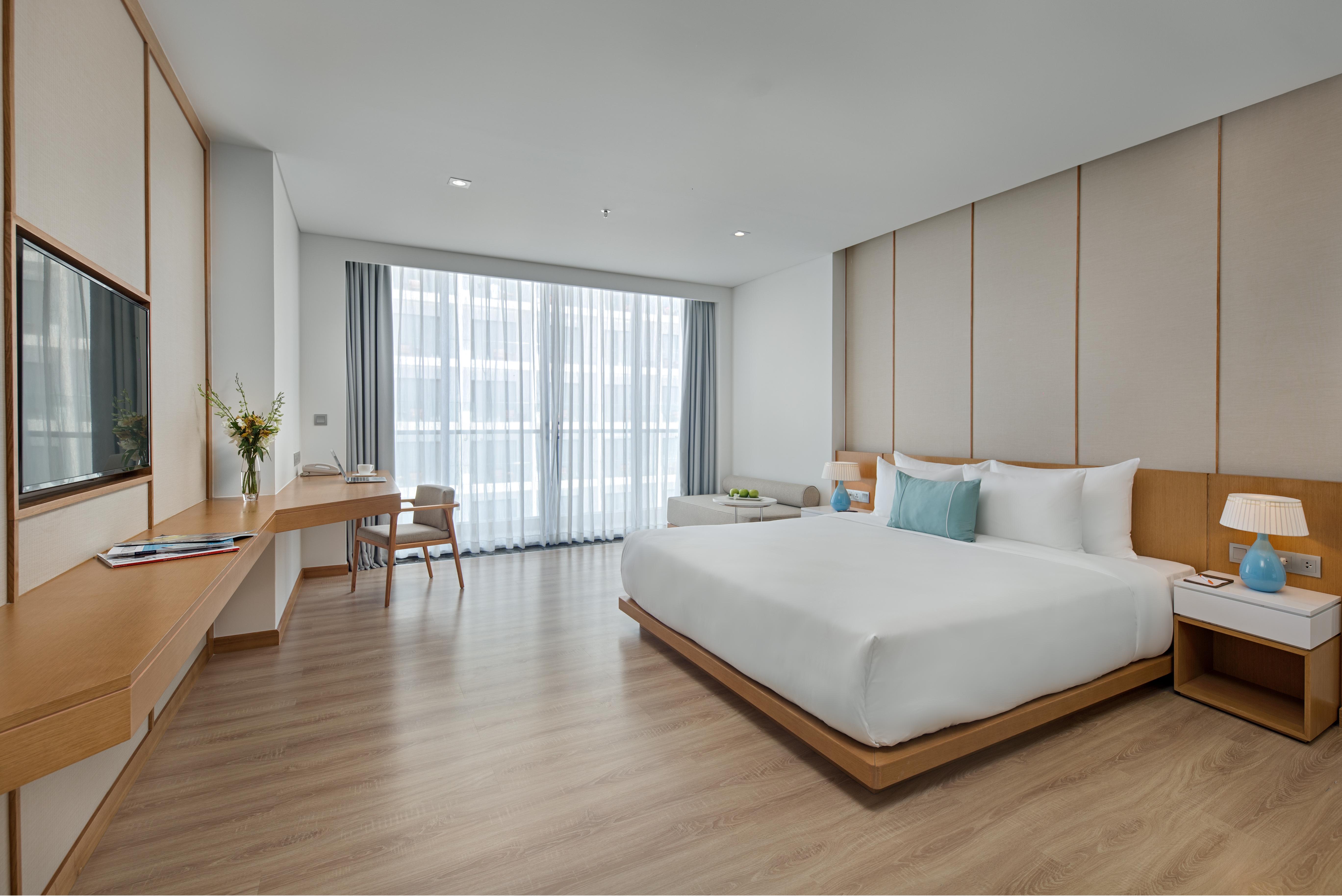 Suite Double Premier avec Balcon - Vue sur Ville