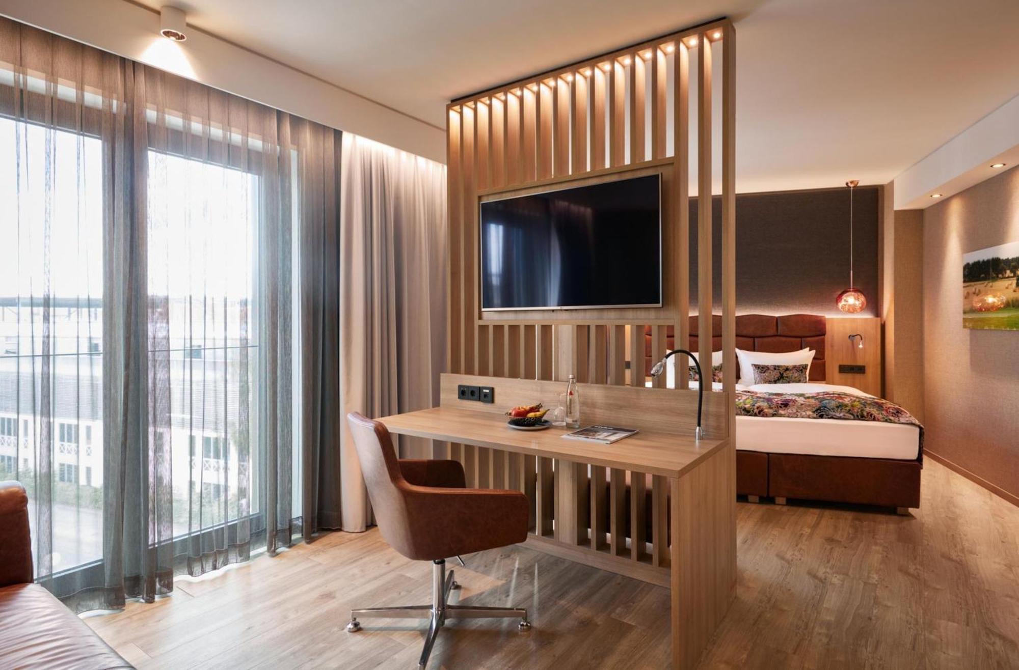Premium Zimmer mit Kingsize-Bett und Balkon