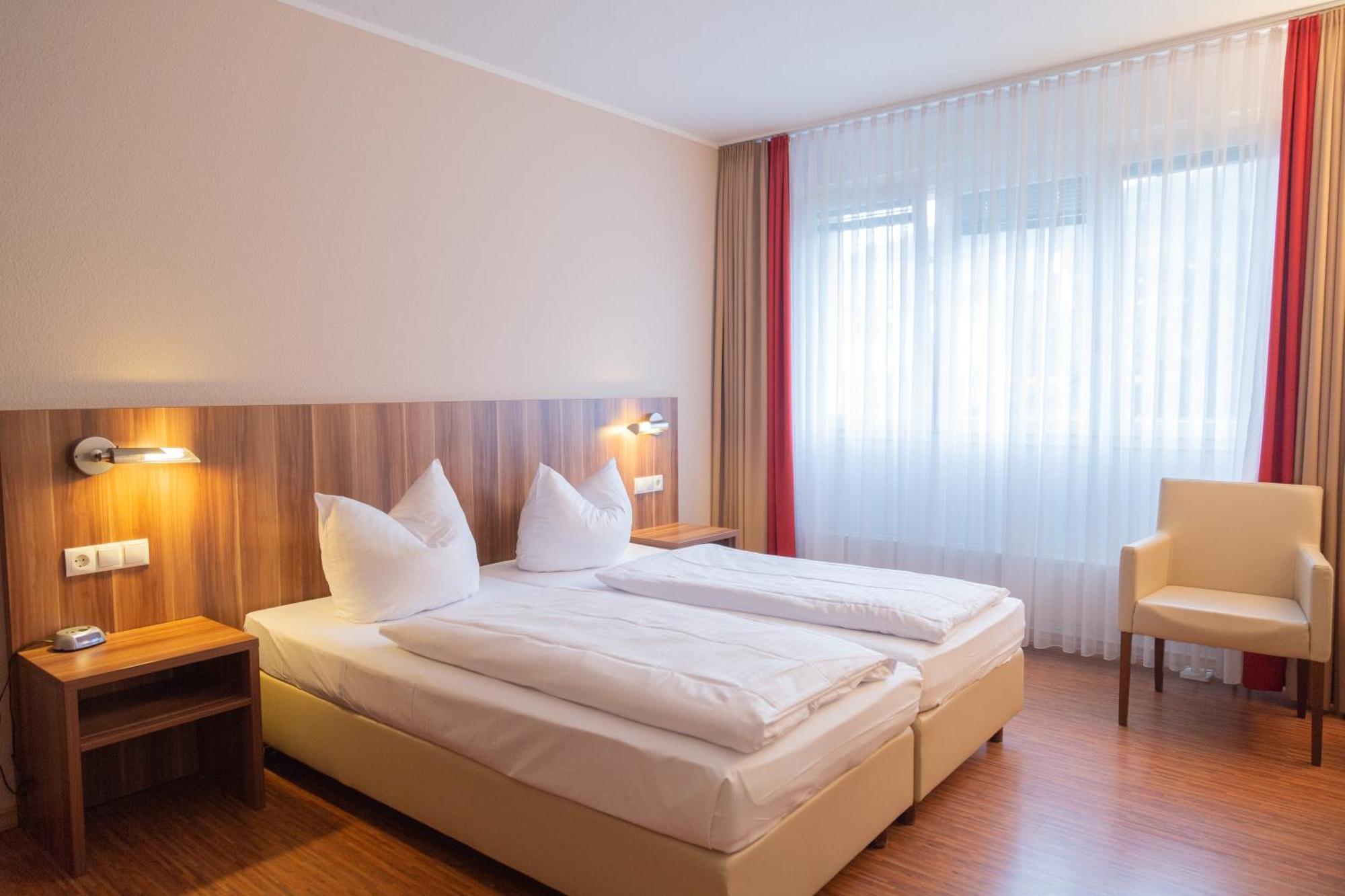 Business Double Room with Town Views - Main Building,1137142450:JPEG