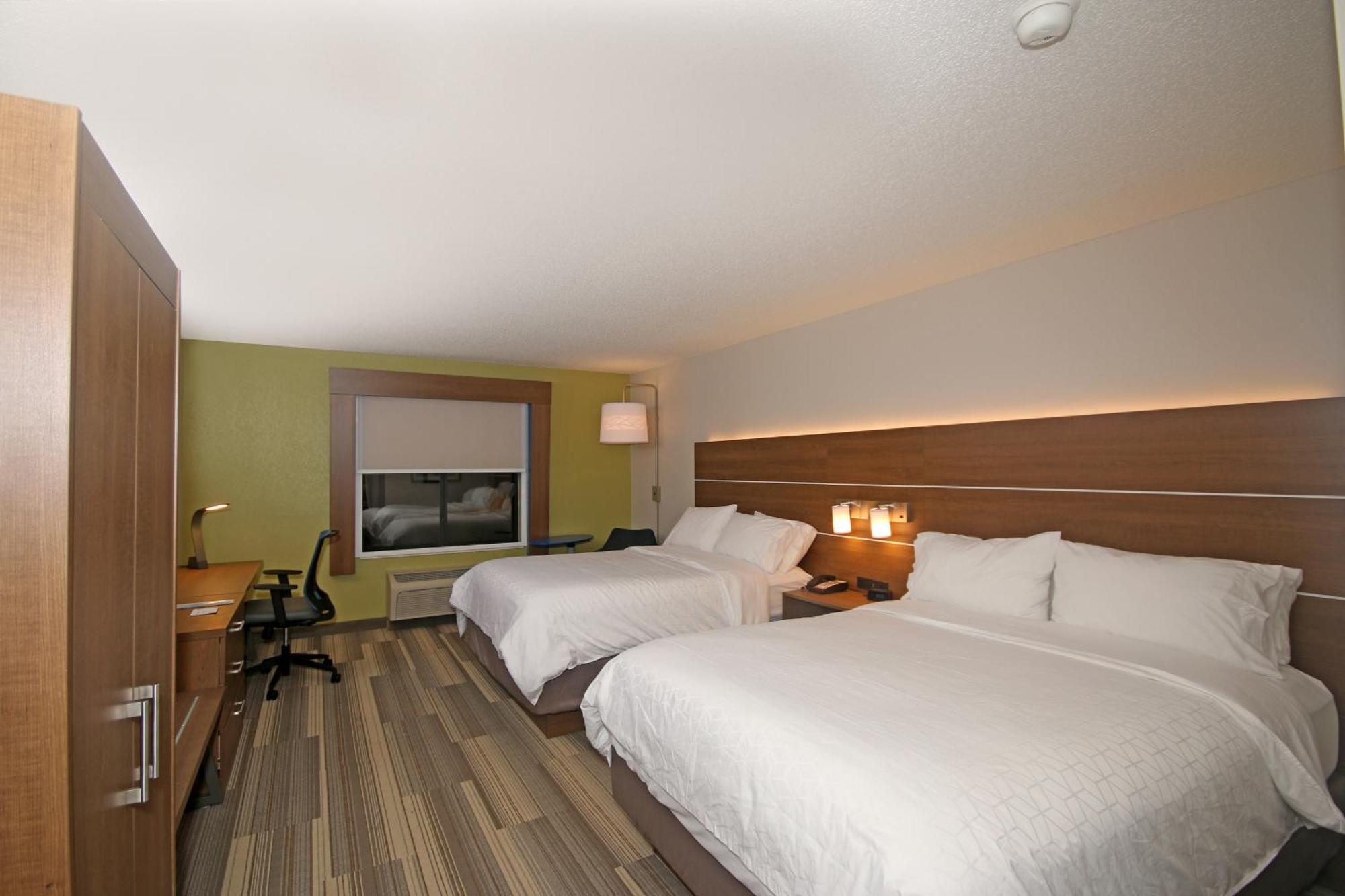 Standard Room with Two Queen Beds