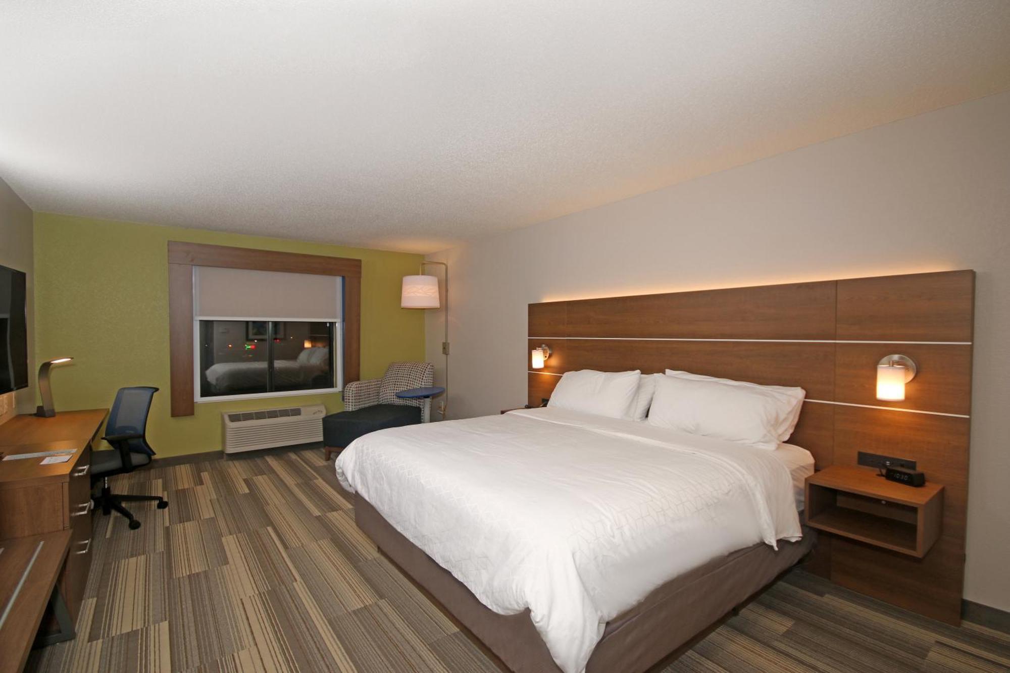 Standard King Room