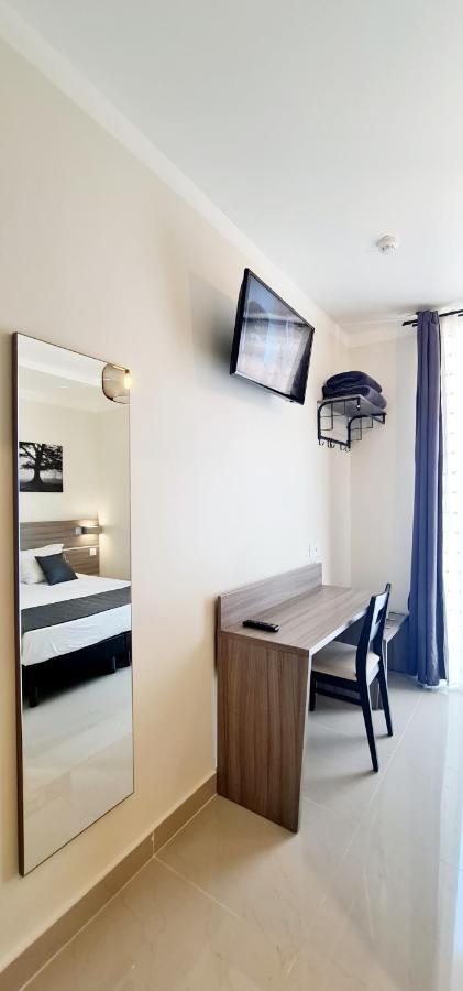 Double Room,1292335264:JPEG