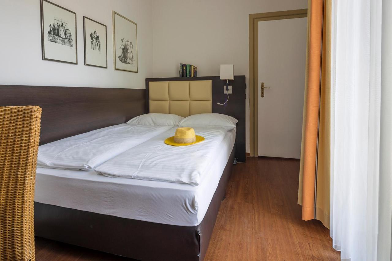 Budget Double Room,190345687:JPEG
