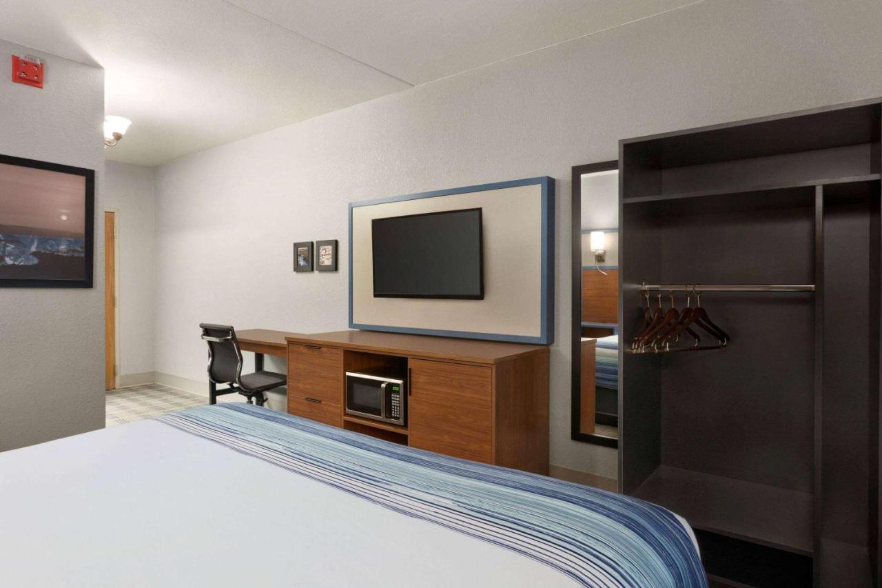 1 King Bed Mobility Accessible Room, Roll-In Shower, Non-Smoking
