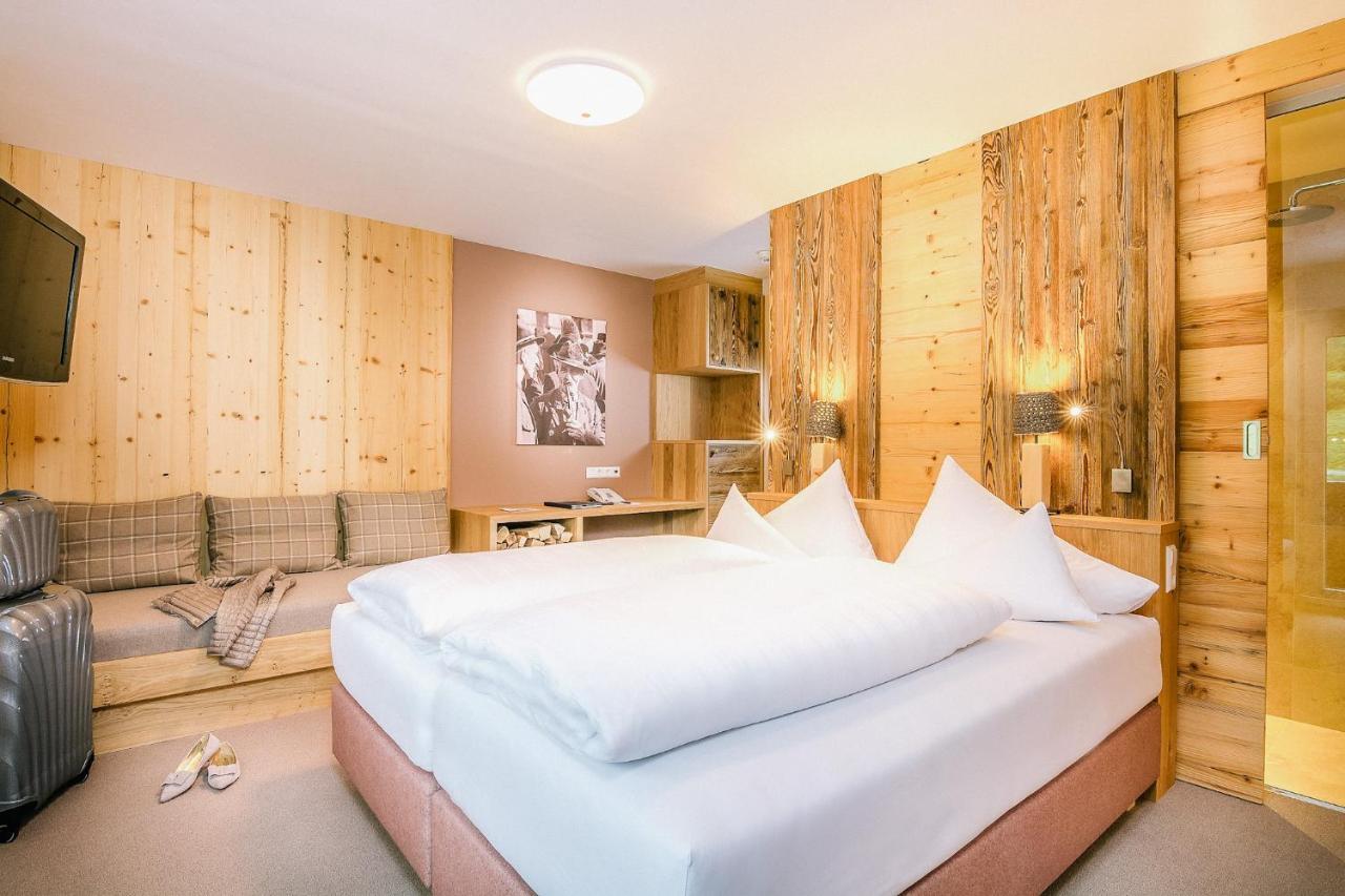 Superior Double Room,1765827030:JPEG