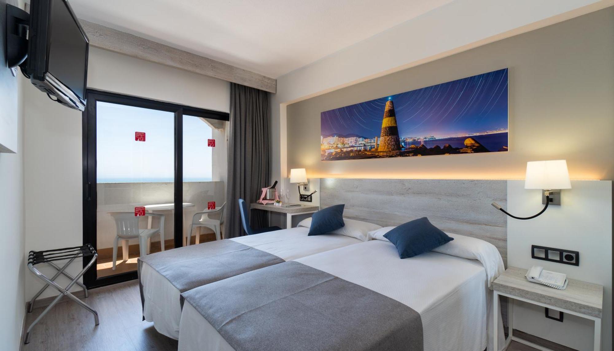 Single Room with Terrace (1 Adult),1307015215:JPEG