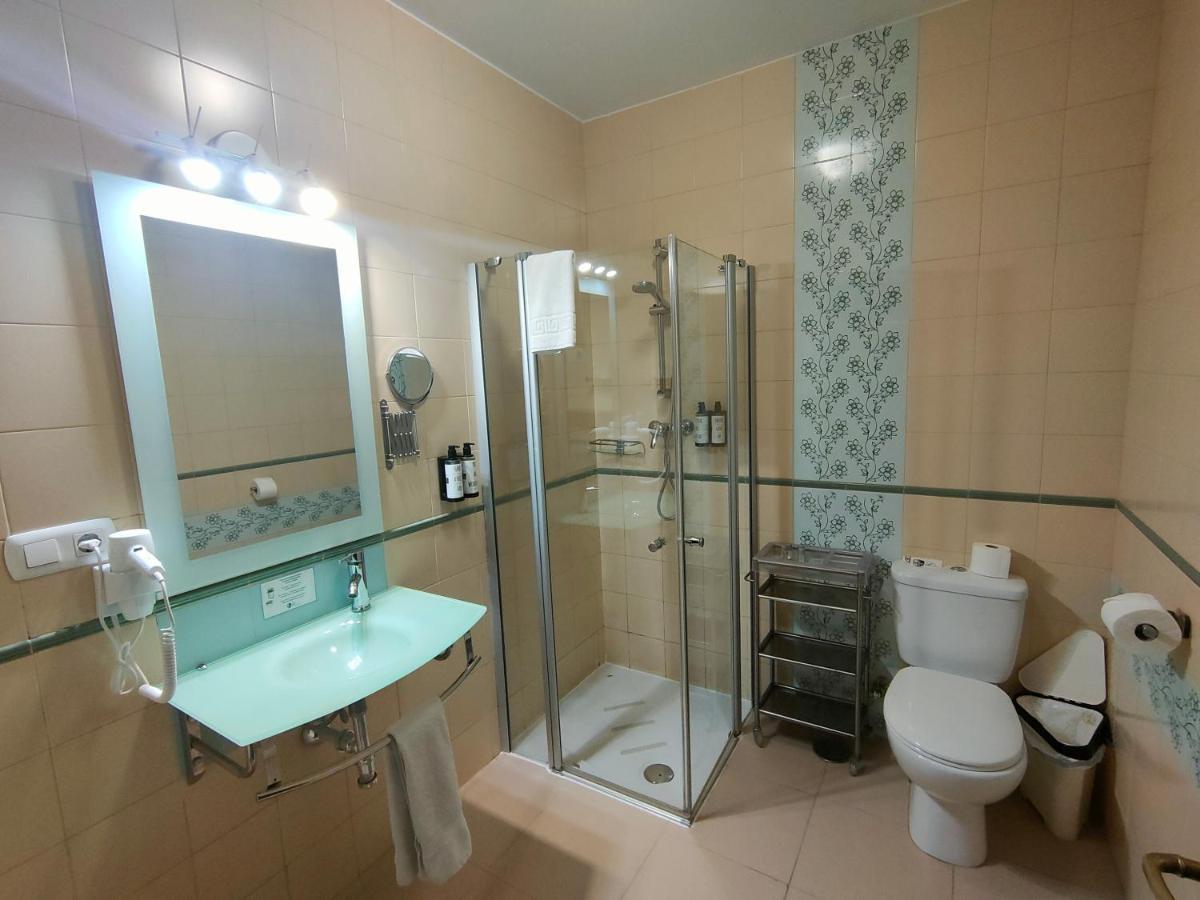 Zweibettzimmer mit Zustellbett