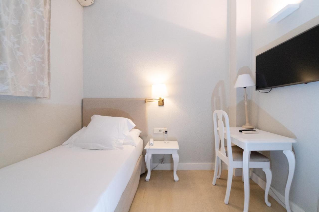 Single Room,1308762085:JPEG