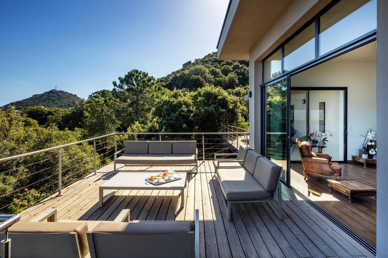 Suite Prestige avec Piscine Privée - 150 Mètres du Bâtiment Principal