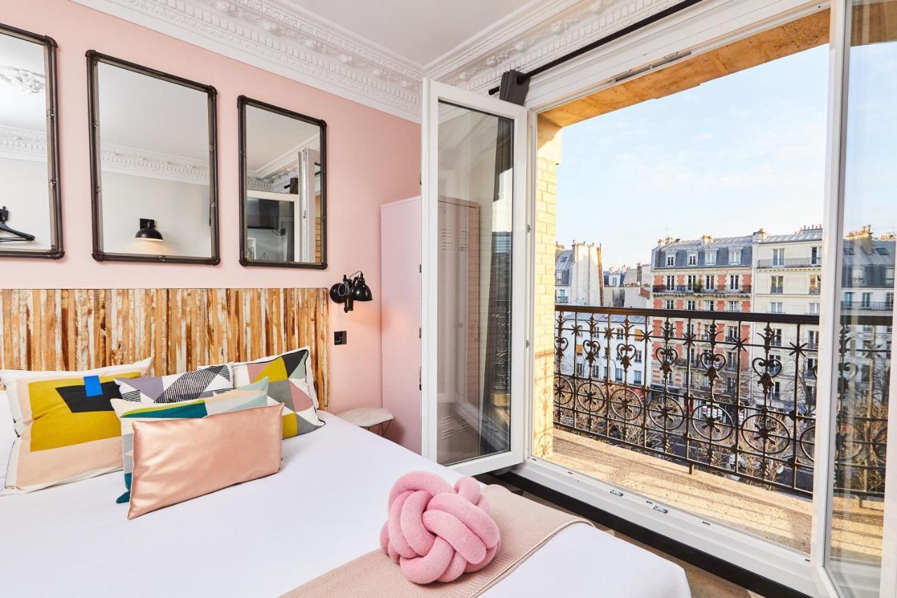Classic Room Balcony,1690934190:JPEG