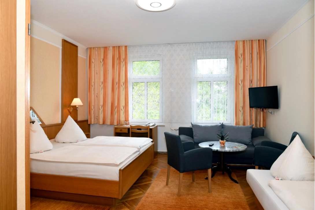 Familienzimmer mit Doppelbett