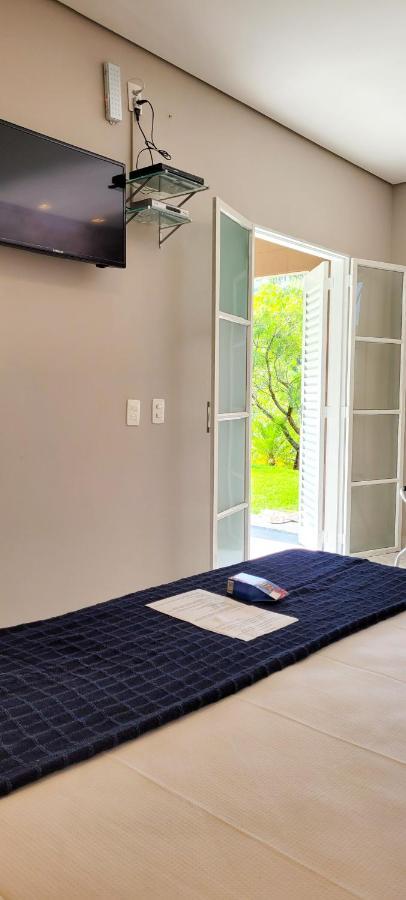 Quarto com Cama Queen-size e Banheira de Hidromassagem
