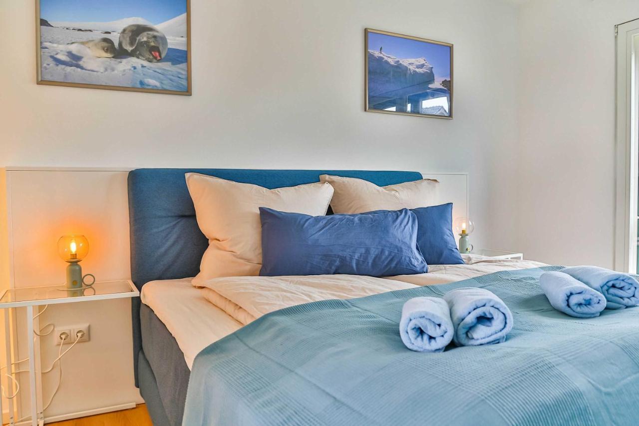 Doppel-/Zweibettzimmer mit Bad
