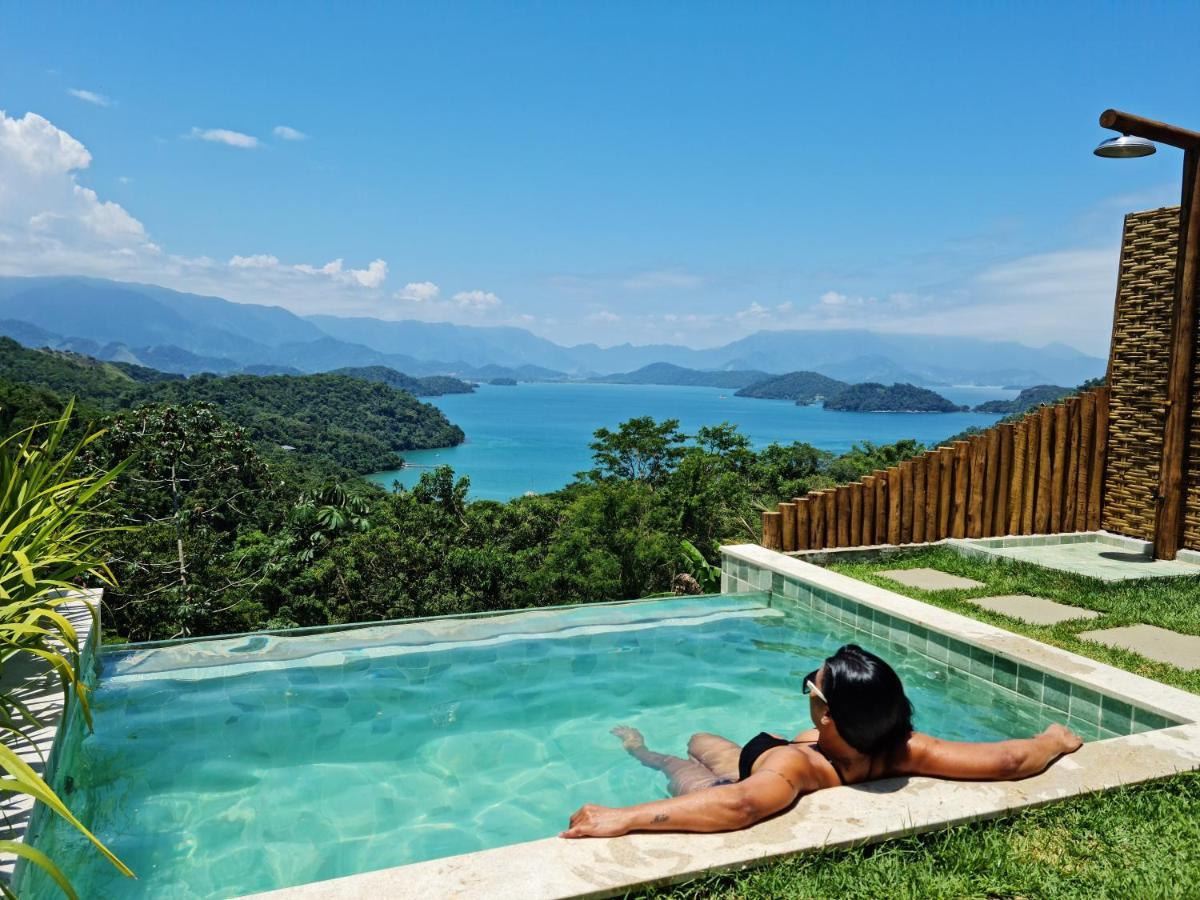 Suíte com Piscina Privativa