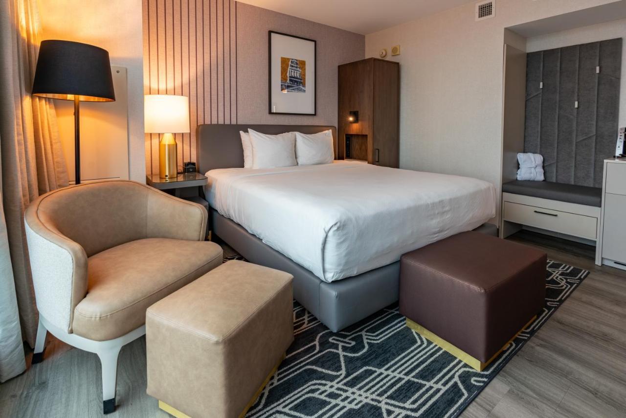 Deluxe King Room