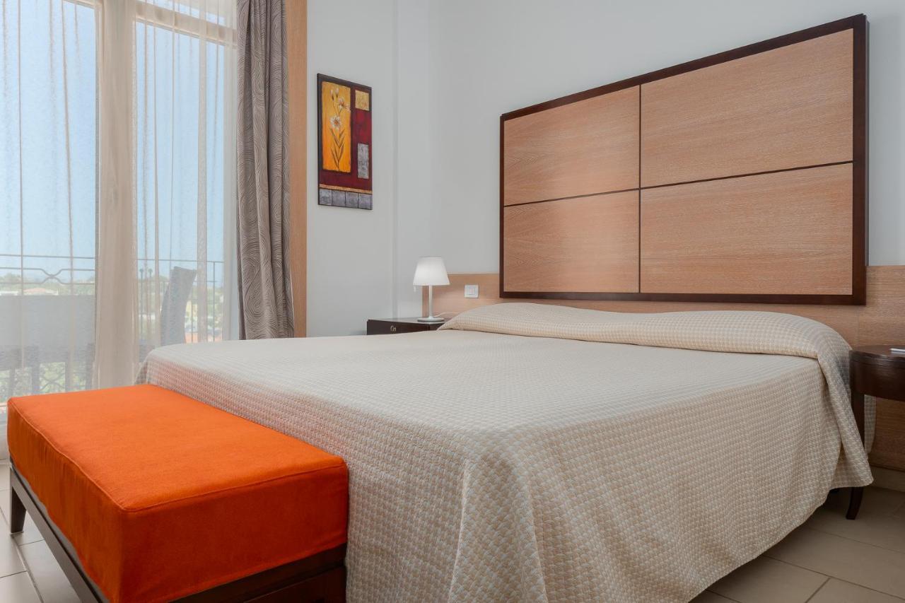 Classic Double or Twin Room with Side Sea View - Main Building