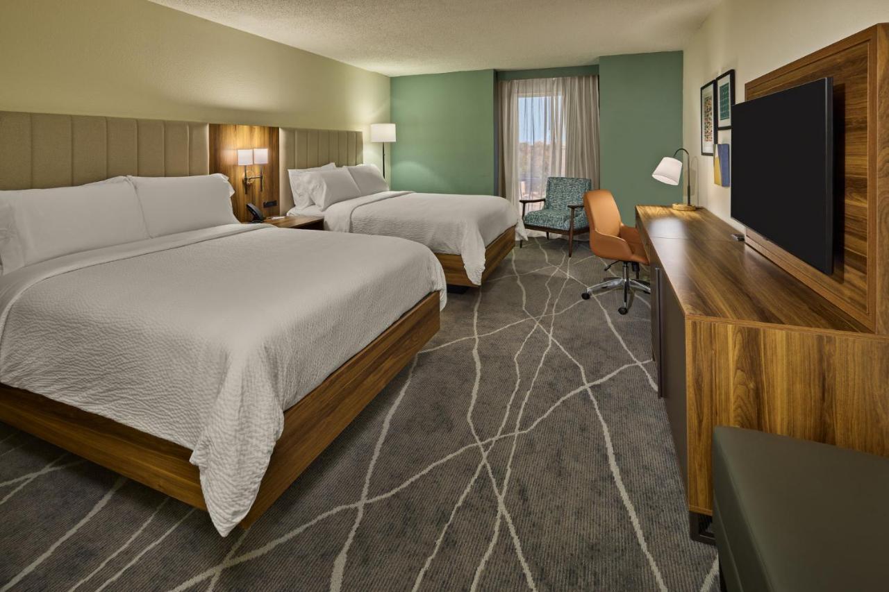 Standard Room with Two Queen Beds