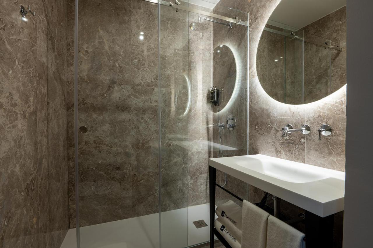 Habitación Doble con baño privado externo - 2 camas