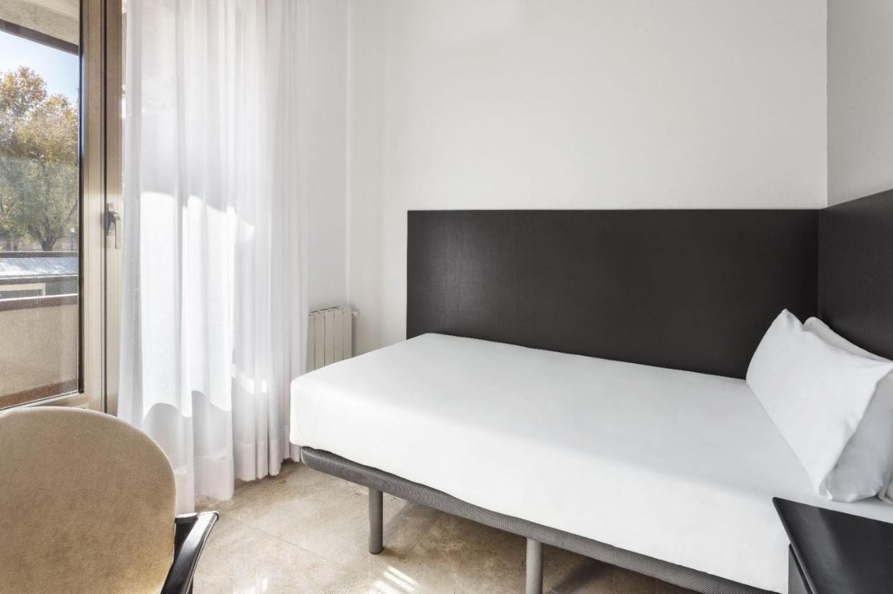 Single Room,1329961931:JPEG