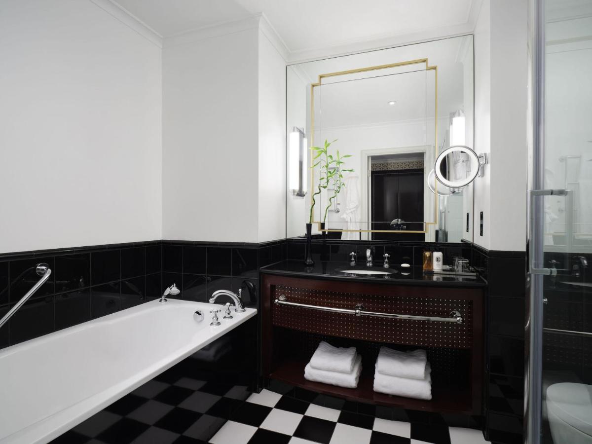 Junior Suite met Kingsize Bed, Loungeruimte en Uitzicht op Waterloo Place