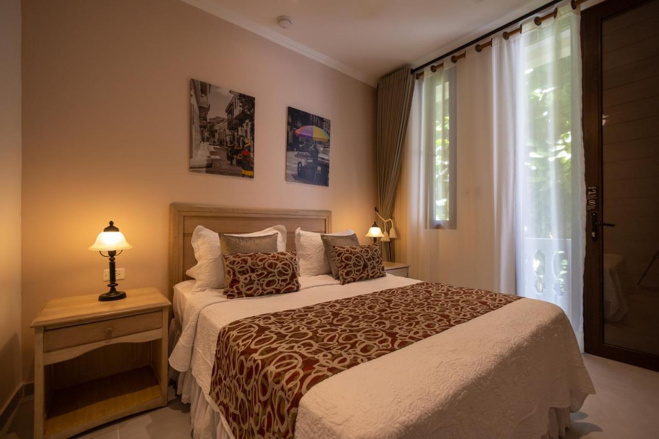 Standard Queen Room
