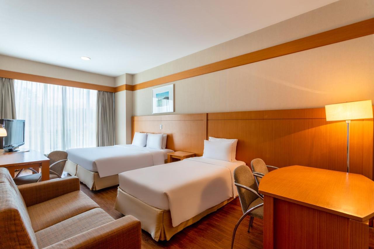 Quarto Superior com 1 Cama Queen-size e 1 de Solteiro - Não Fumantes