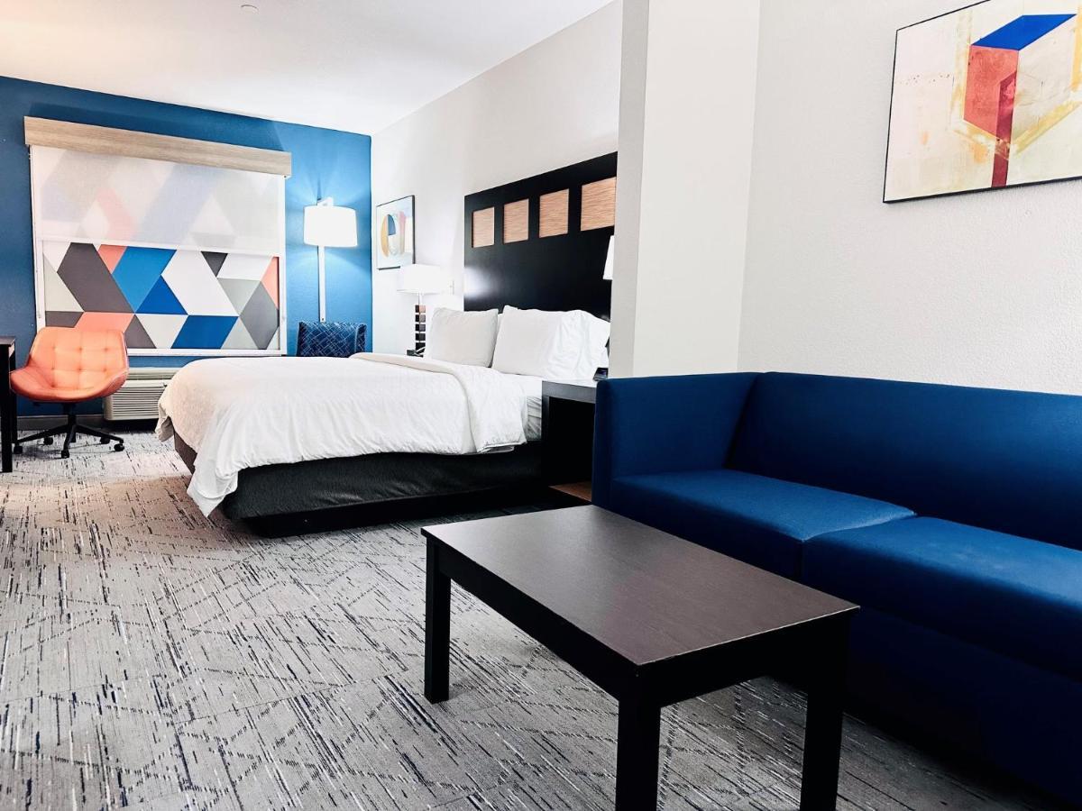 King Suite with Sofa Bed