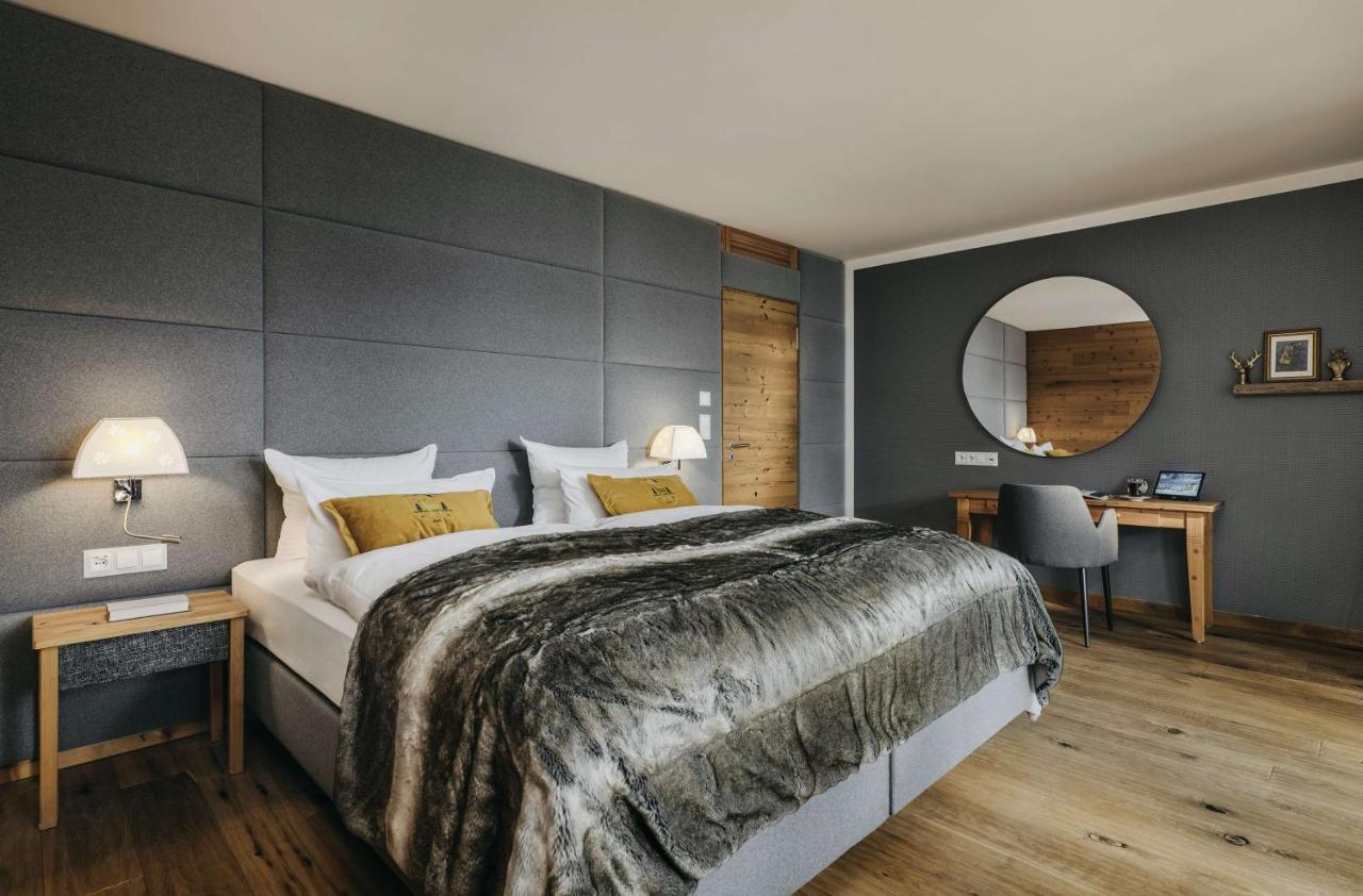 Suite mit 1 Schlafzimmer mit Kingsize-Bett und Alpenblick