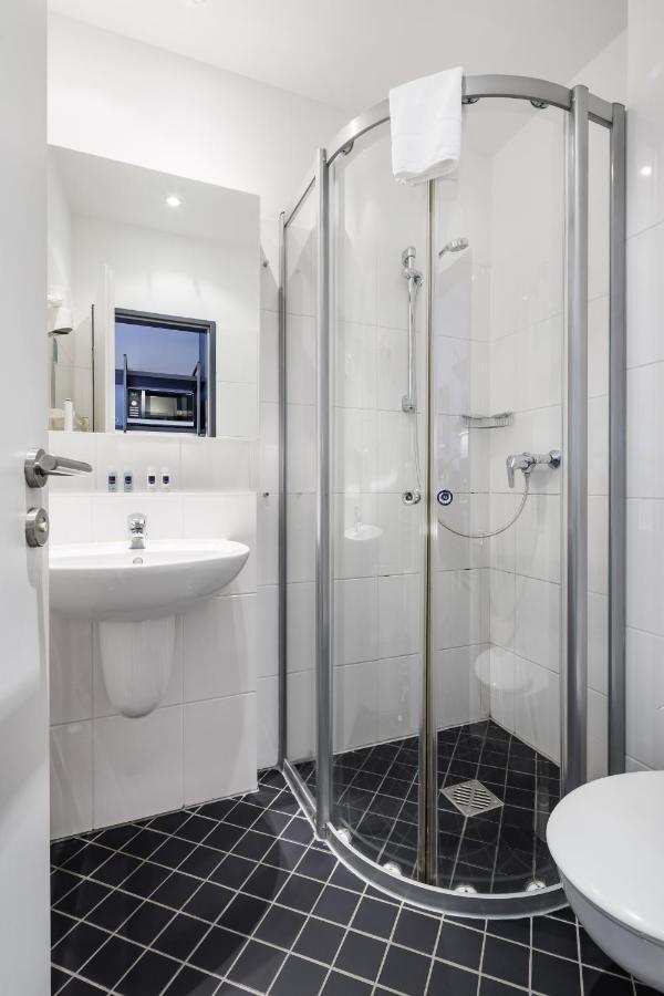 Stedelijke Tweepersoonskamer met 2 aparte bedden en kitchenette