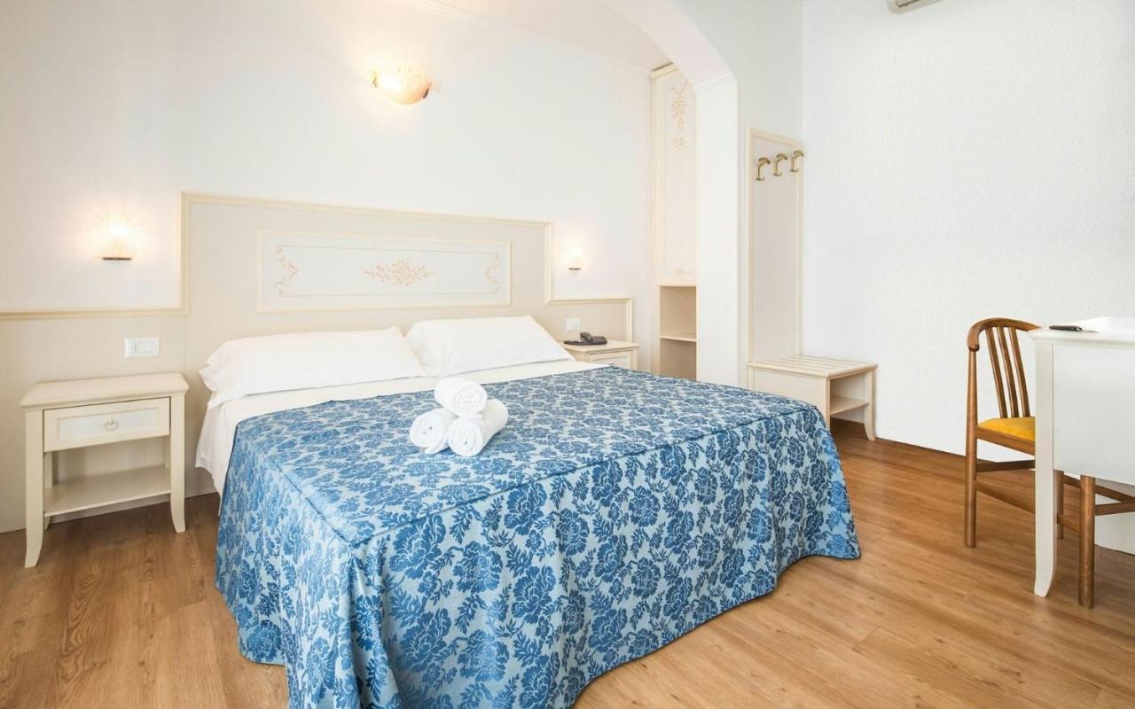Double or Twin Room with Balcony,1261977631:JPEG